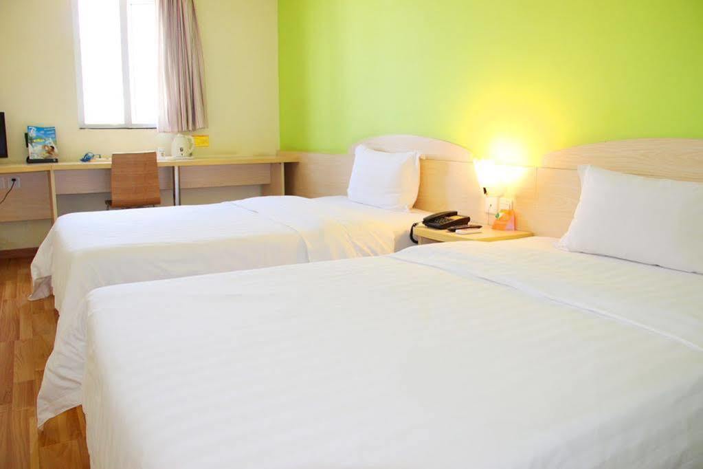 7Days Inn Dalian Harbour Square Ferry Terminal Екстер'єр фото