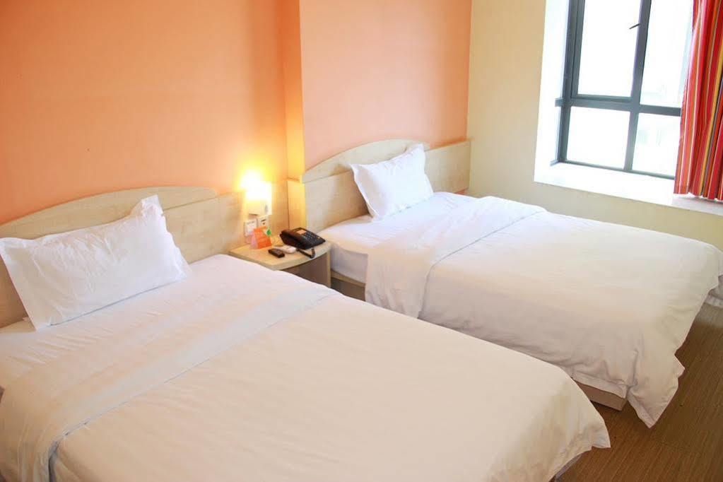 7Days Inn Dalian Harbour Square Ferry Terminal Екстер'єр фото